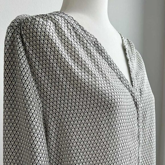 NYDJ Ivory & Black Recycled-Poly Geometric Pintuck Blouse Oversized Fit – US L - Picture 1 of 12